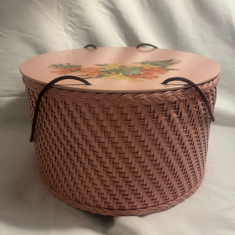 Vintage 1950’s Princess Pink Retro Sewing Basket, Rare Find